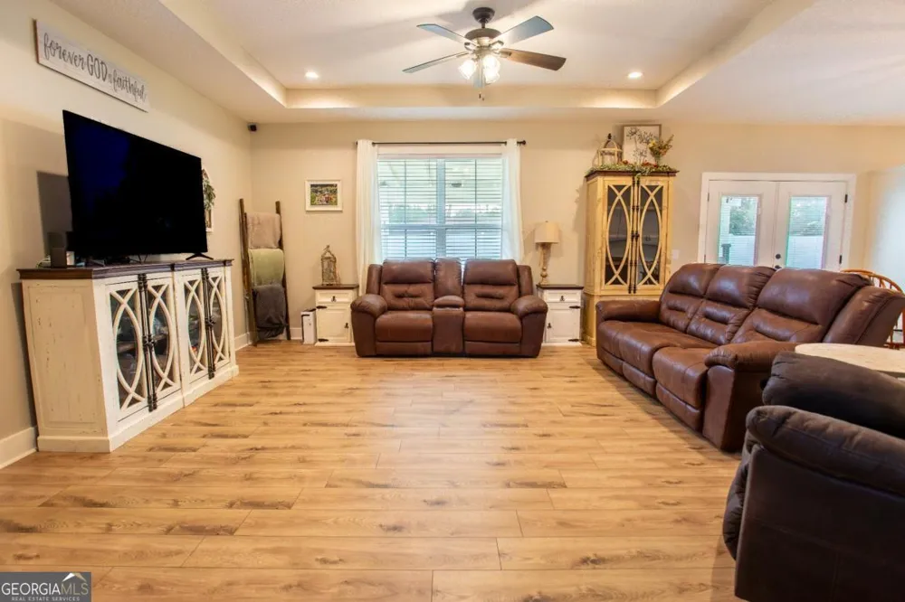 486 Old Blackshear RD Baxley, GA 31513