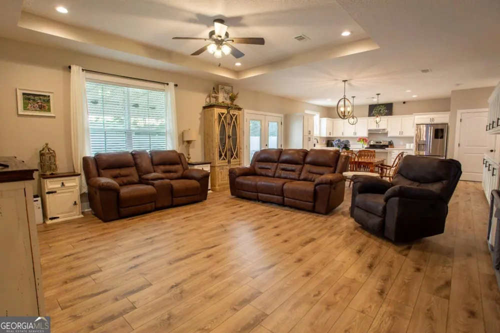 486 Old Blackshear RD Baxley, GA 31513
