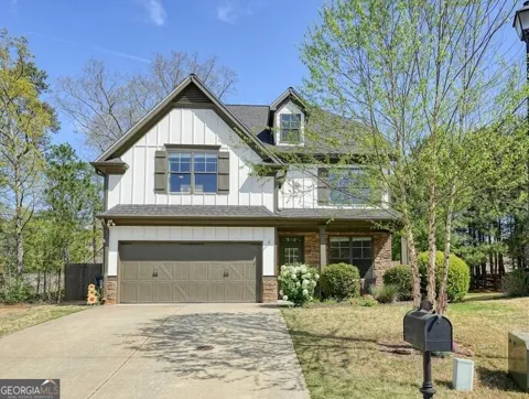 653 Royal Crest CT