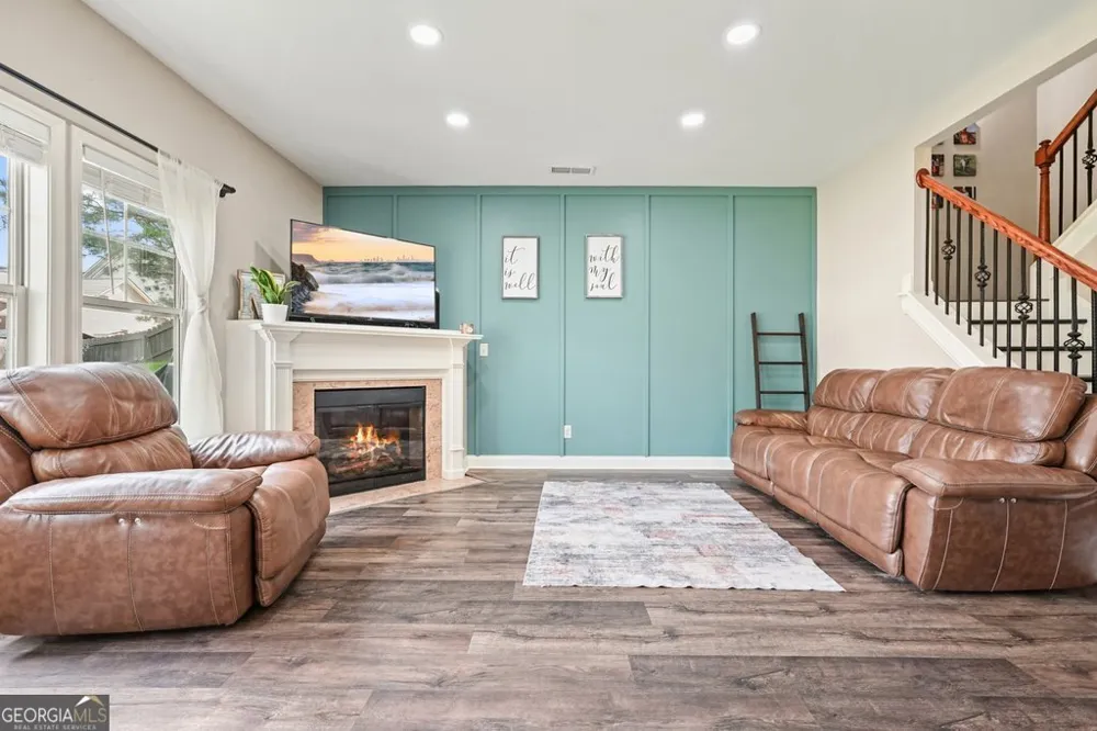 653 Royal Crest CT Canton, GA 30115