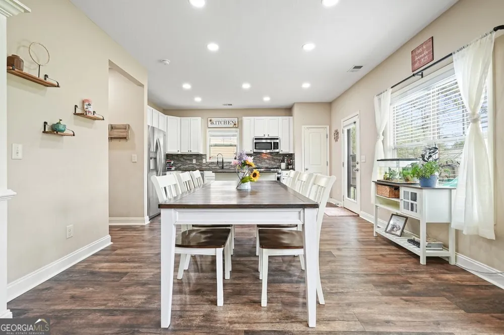 653 Royal Crest CT Canton, GA 30115