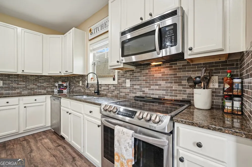 653 Royal Crest CT Canton, GA 30115