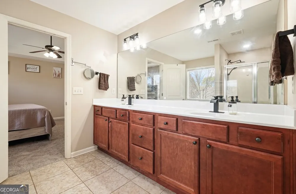 653 Royal Crest CT Canton, GA 30115