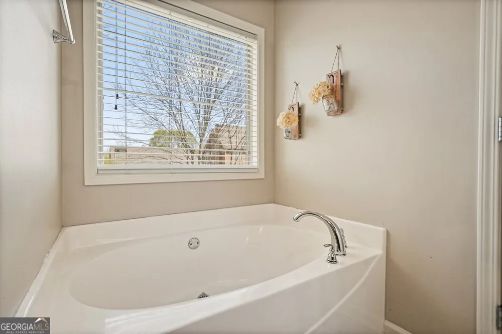 653 Royal Crest CT Canton, GA 30115