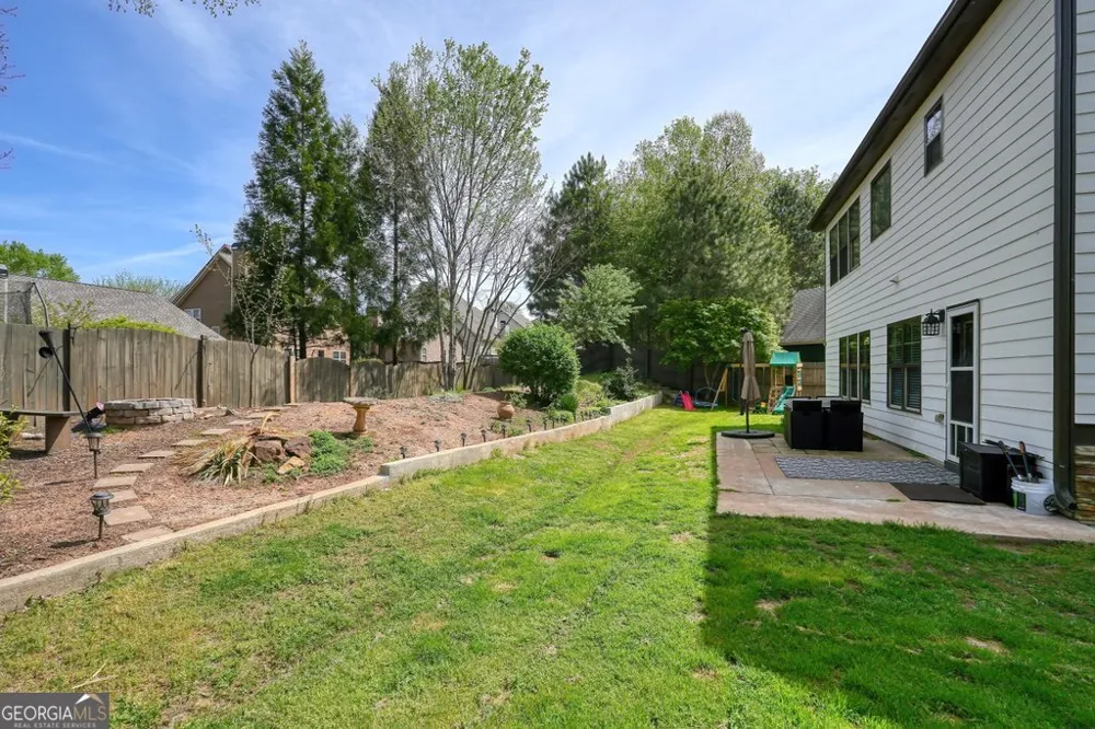 653 Royal Crest CT Canton, GA 30115