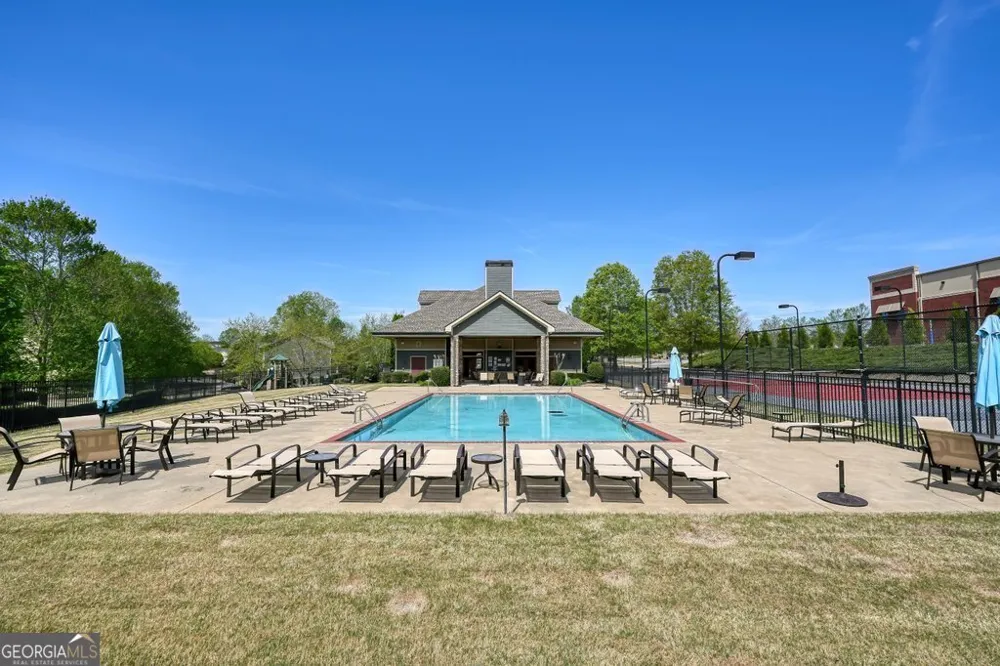 653 Royal Crest CT Canton, GA 30115