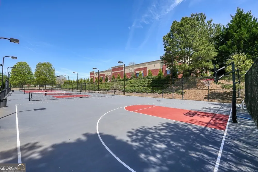 653 Royal Crest CT Canton, GA 30115