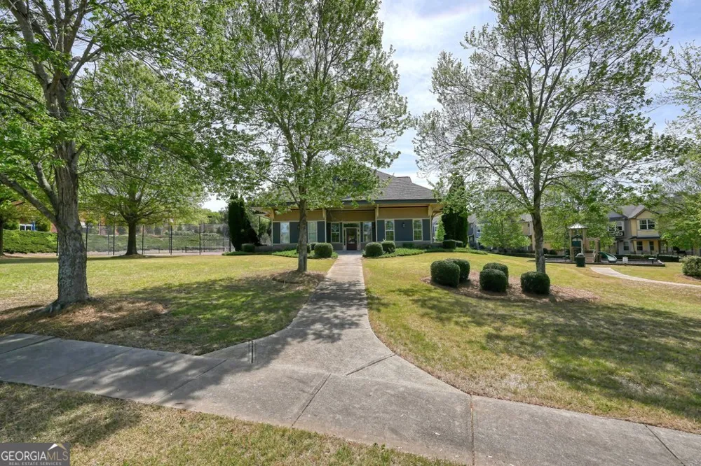653 Royal Crest CT Canton, GA 30115