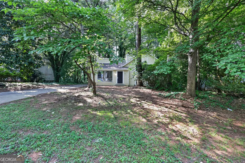 5105 Stone TRCE Stone Mountain, GA 30083