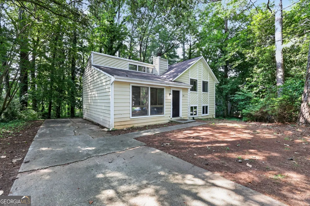 5105 Stone TRCE Stone Mountain, GA 30083