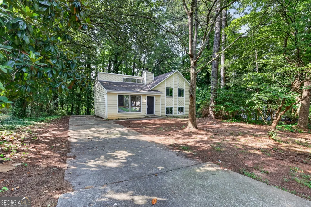 5105 Stone TRCE Stone Mountain, GA 30083