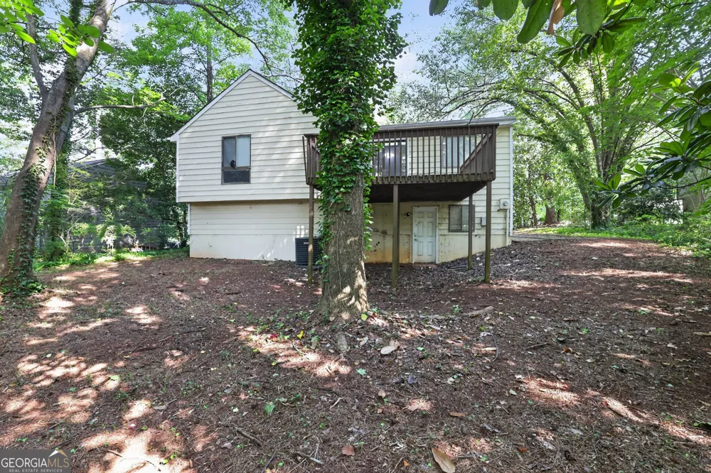 5105 Stone TRCE Stone Mountain, GA 30083