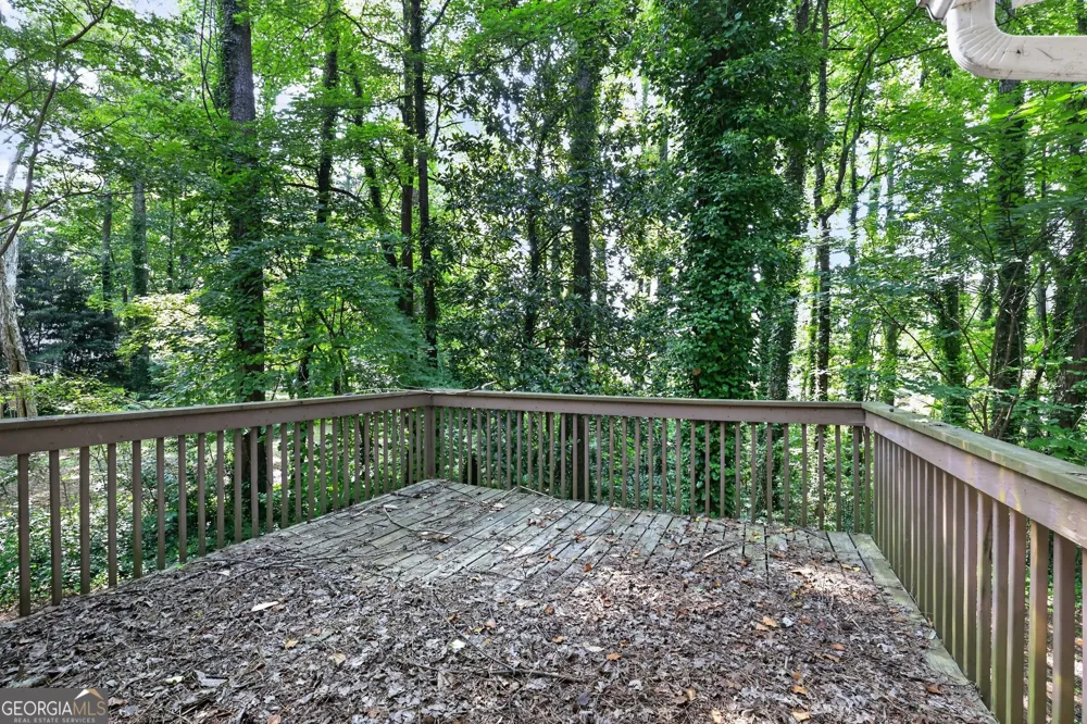 5105 Stone TRCE Stone Mountain, GA 30083