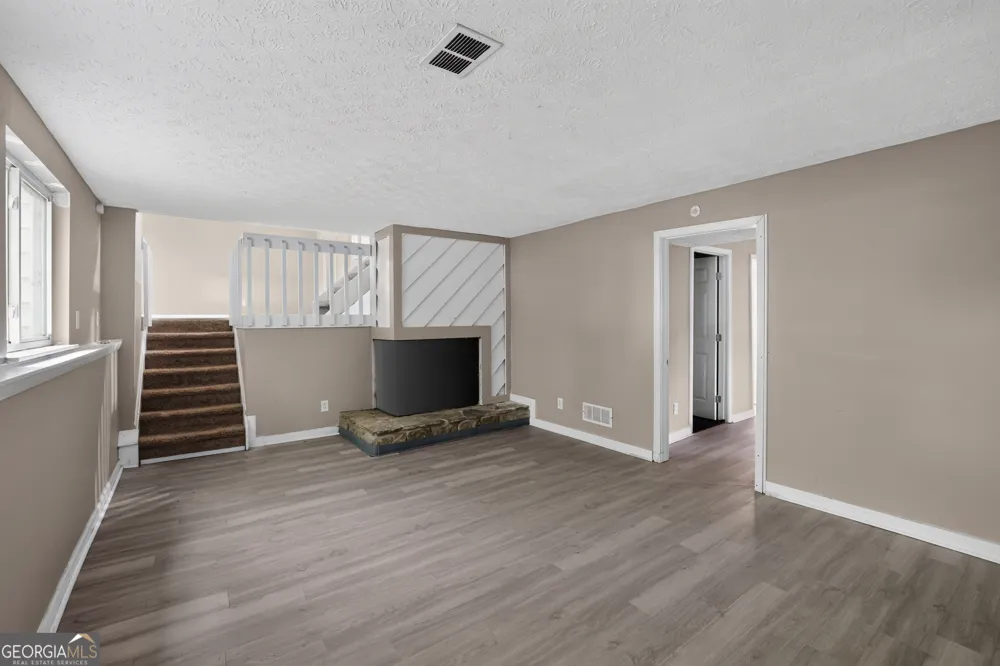 5105 Stone TRCE Stone Mountain, GA 30083