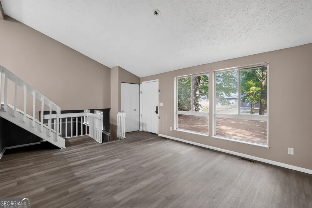5105 Stone TRCE Stone Mountain, GA 30083