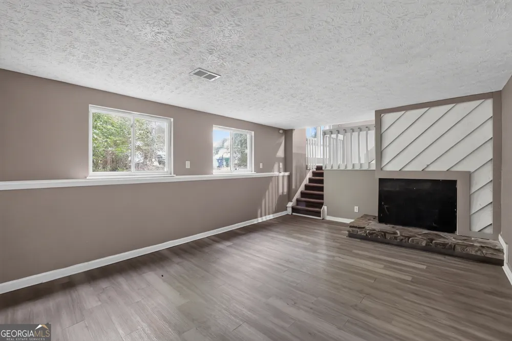 5105 Stone TRCE Stone Mountain, GA 30083