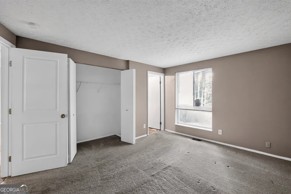 5105 Stone TRCE Stone Mountain, GA 30083