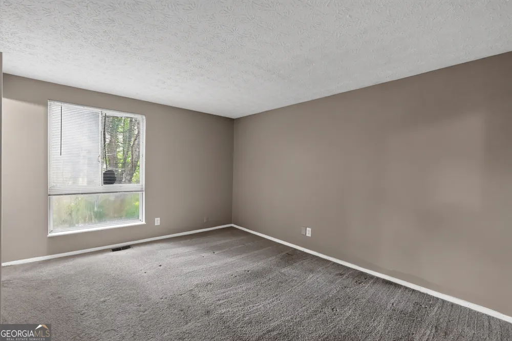 5105 Stone TRCE Stone Mountain, GA 30083