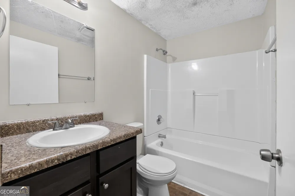 5105 Stone TRCE Stone Mountain, GA 30083