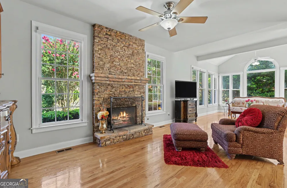 2123 Floral Ridge DR Dacula, GA 30019