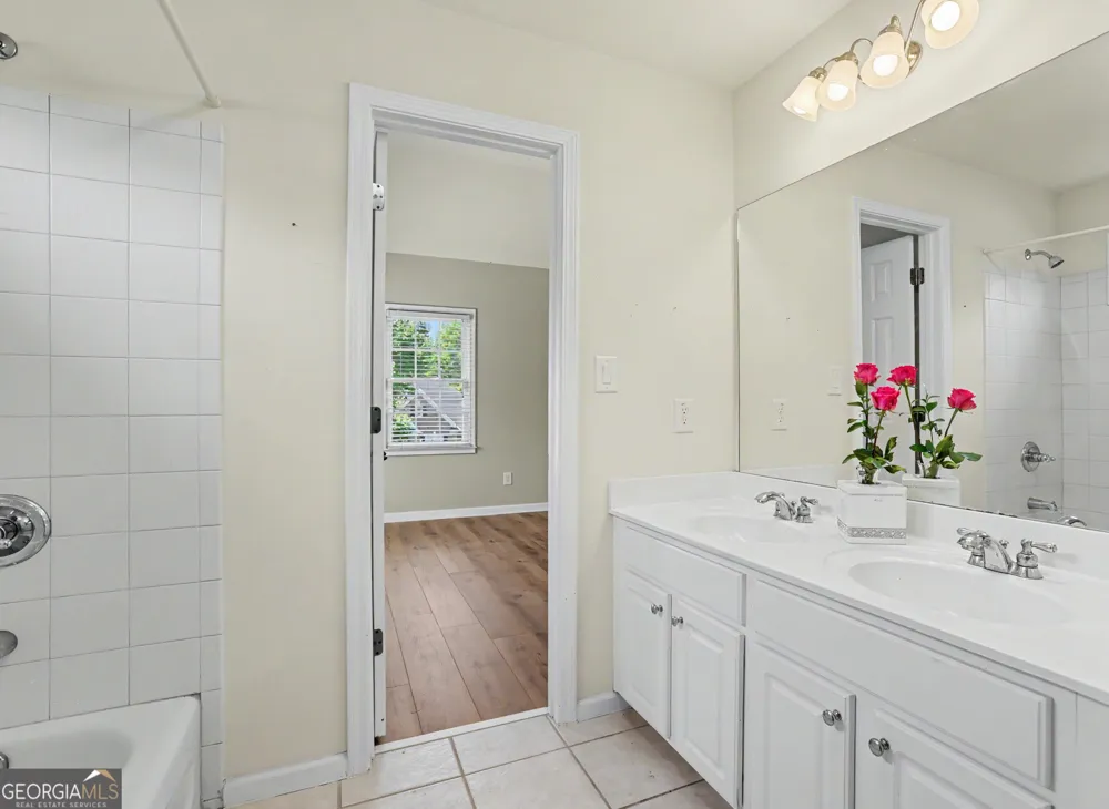 2123 Floral Ridge DR Dacula, GA 30019