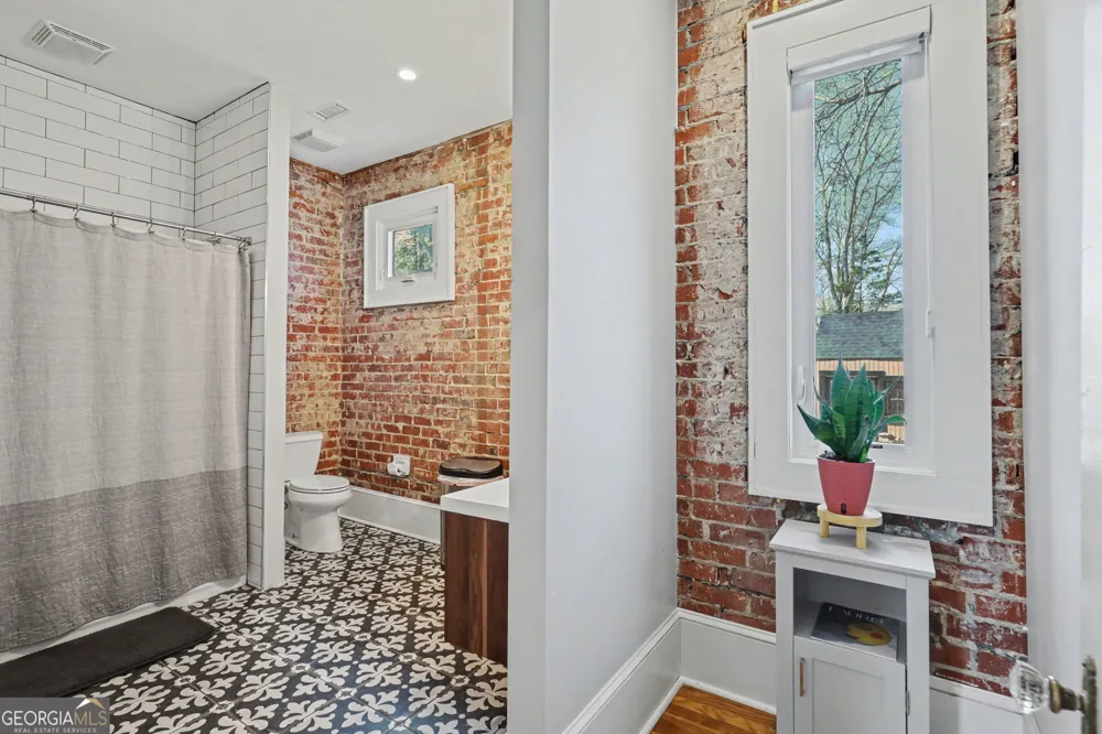 33 Maple ST Clayton, GA 30525