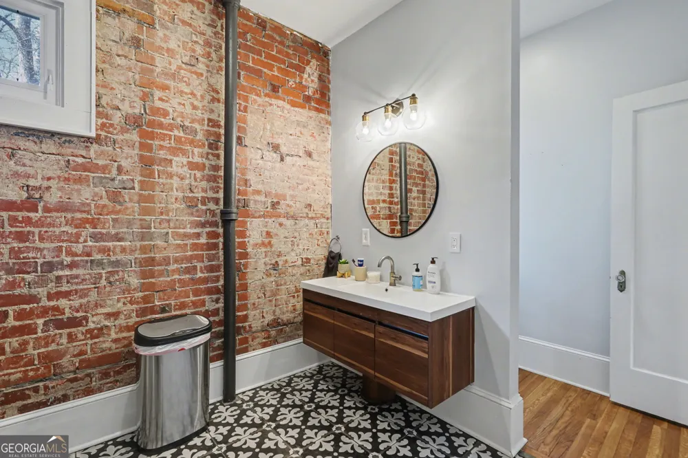 33 Maple ST Clayton, GA 30525