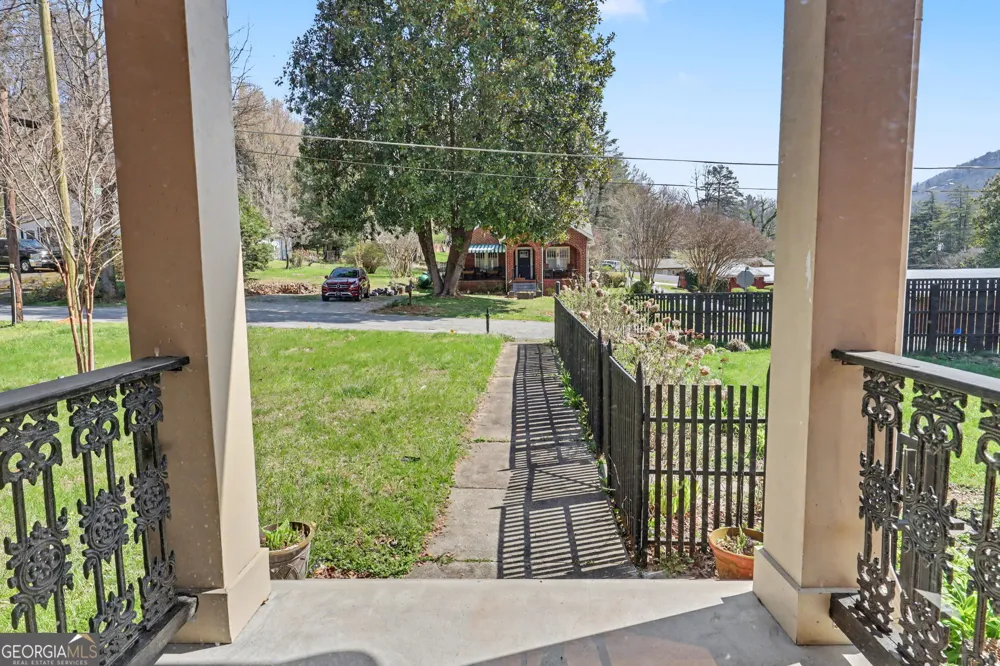 33 Maple ST Clayton, GA 30525