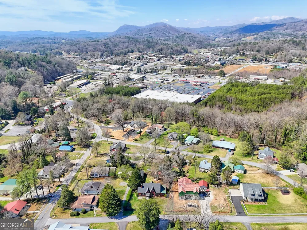 33 Maple ST Clayton, GA 30525