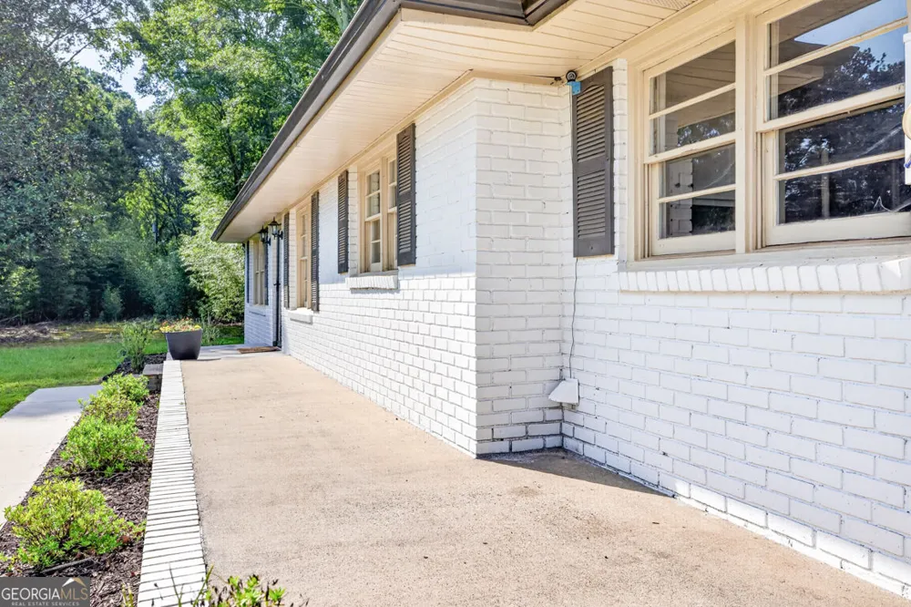 1233 Bethlehem RD Statham, GA 30666
