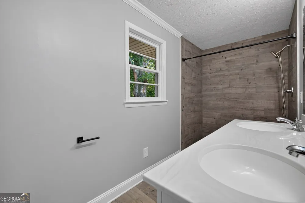 1233 Bethlehem RD Statham, GA 30666