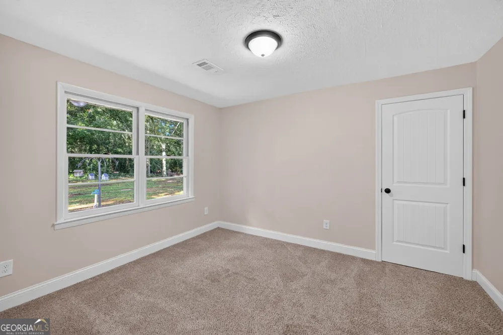 1233 Bethlehem RD Statham, GA 30666