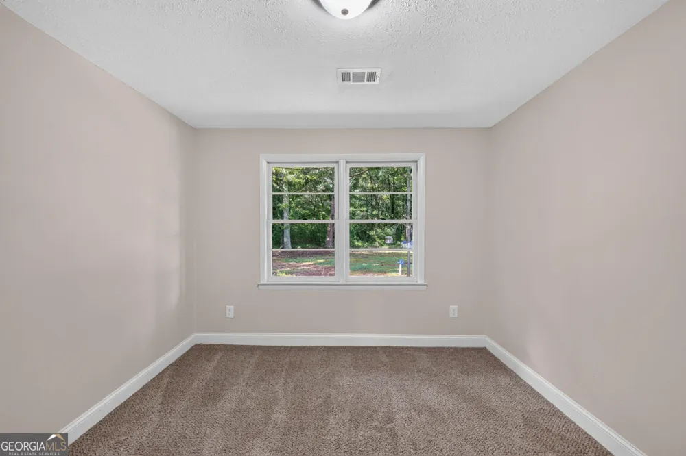 1233 Bethlehem RD Statham, GA 30666