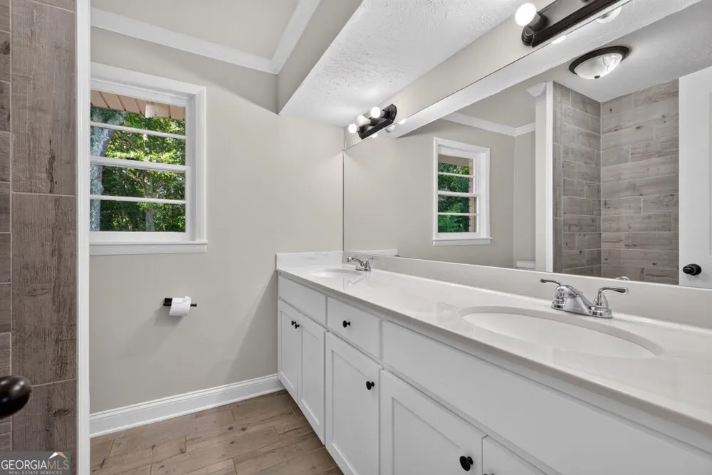 1233 Bethlehem RD Statham, GA 30666