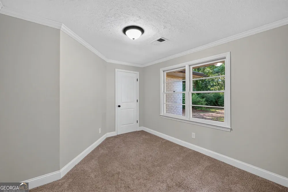 1233 Bethlehem RD Statham, GA 30666