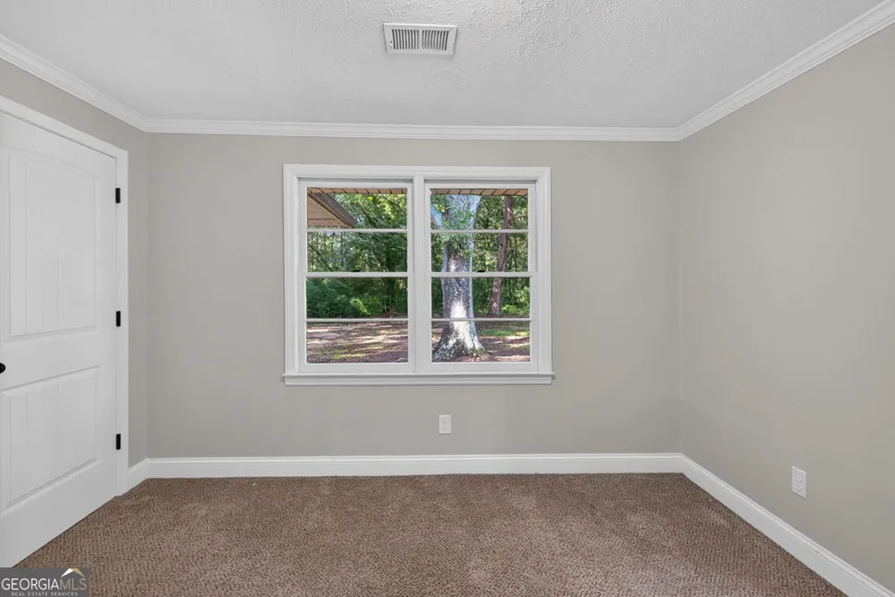 1233 Bethlehem RD Statham, GA 30666