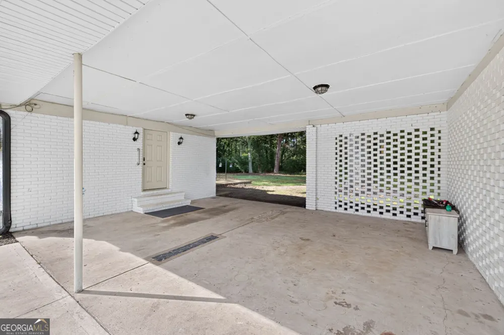 1233 Bethlehem RD Statham, GA 30666