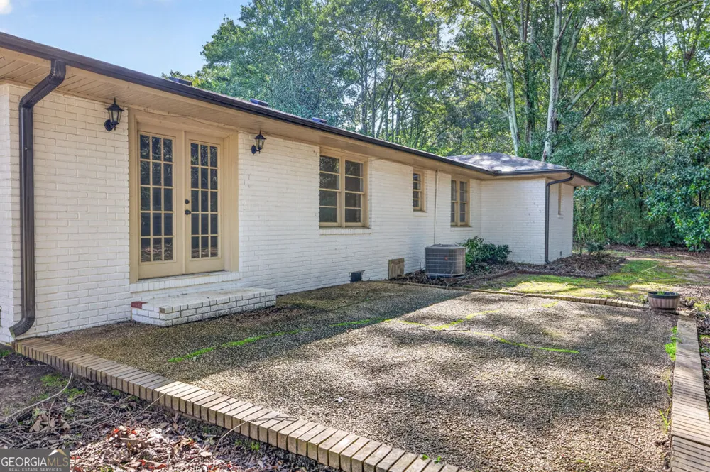 1233 Bethlehem RD Statham, GA 30666