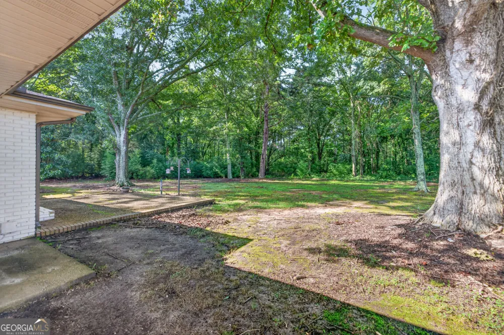 1233 Bethlehem RD Statham, GA 30666