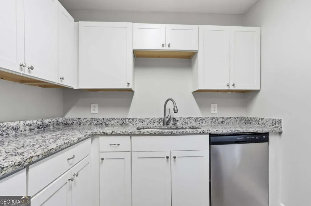 341 Roxbury DR Riverdale, GA 30274