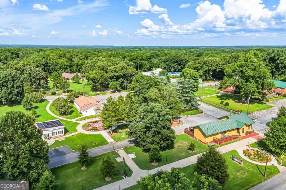 695 Parkview DR Winterville, GA 30683