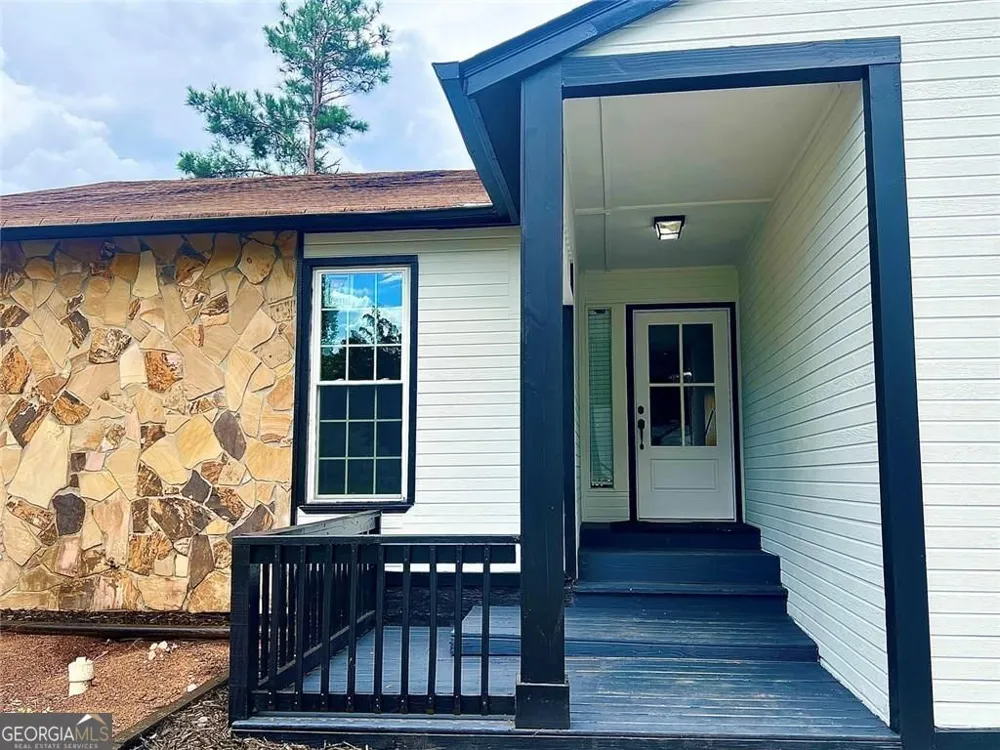 2034 Corners CIR Lithonia, GA 30058