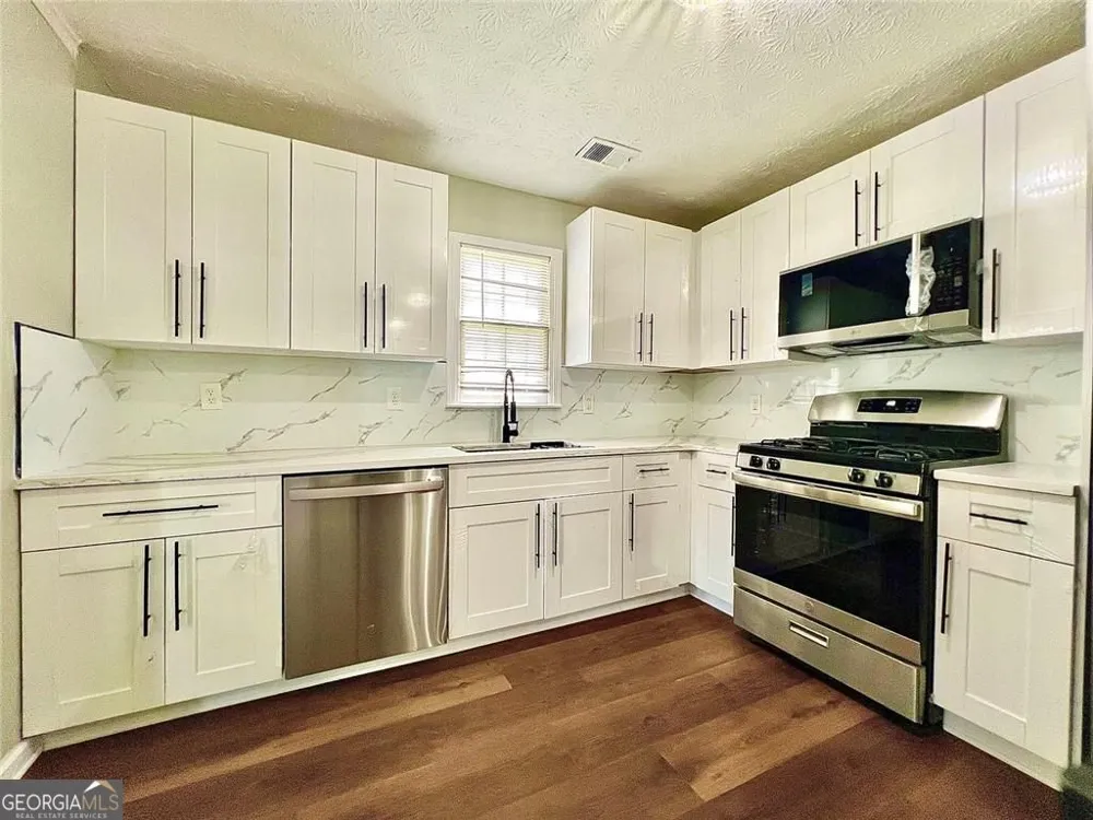 2034 Corners CIR Lithonia, GA 30058