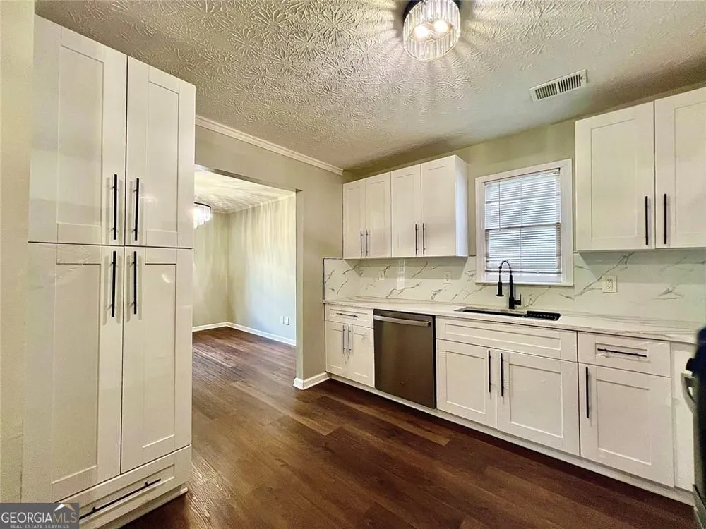 2034 Corners CIR Lithonia, GA 30058