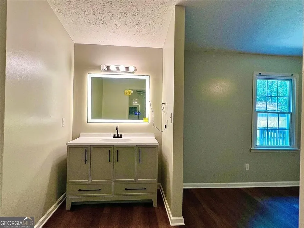 2034 Corners CIR Lithonia, GA 30058