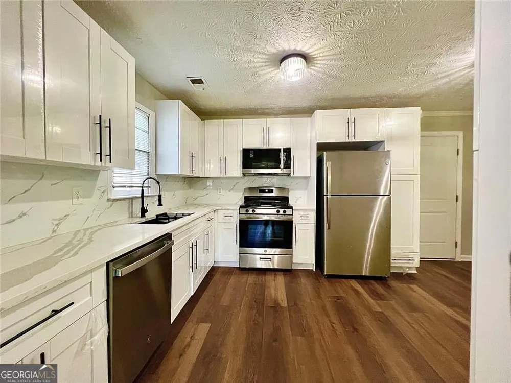 2034 Corners CIR Lithonia, GA 30058