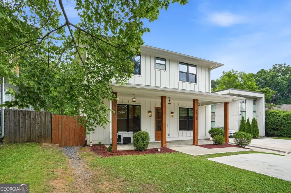 2114 Memorial DR SE Atlanta, GA 30317