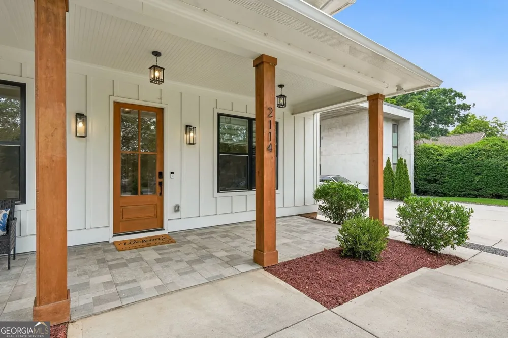 2114 Memorial DR SE Atlanta, GA 30317