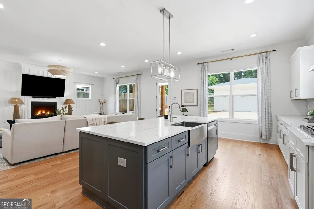 2114 Memorial DR SE Atlanta, GA 30317