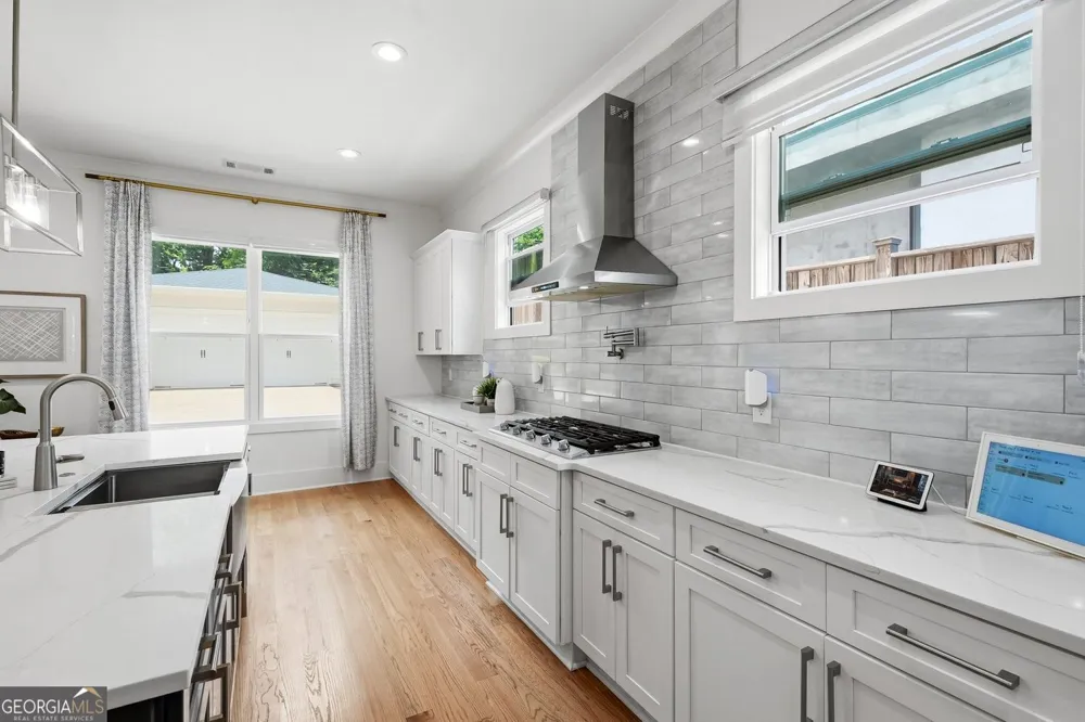 2114 Memorial DR SE Atlanta, GA 30317